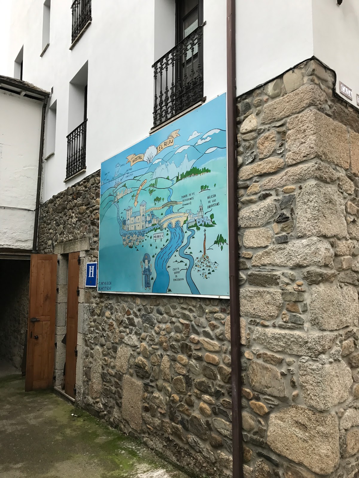 Hotel Rural Casa Del Reloj, accommodation listing in Molinaseca on the Camino Frances