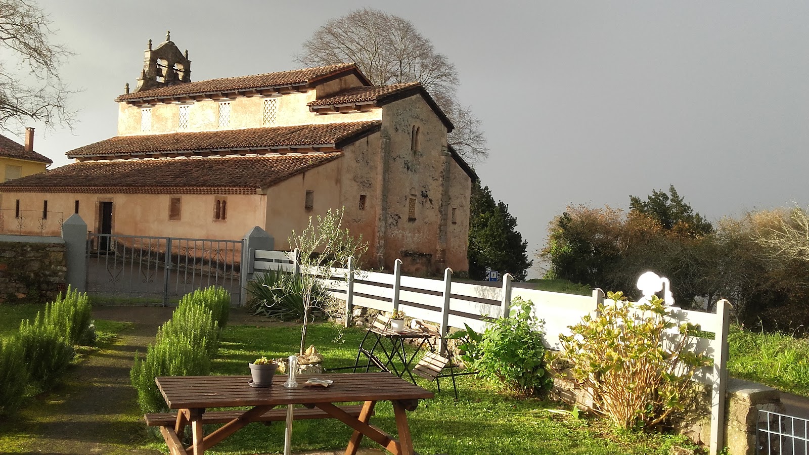 Albergue La Rectoral de Priesca photo 7, albergue accommodation in San Salvador de Priesca on the Camino del Norte
