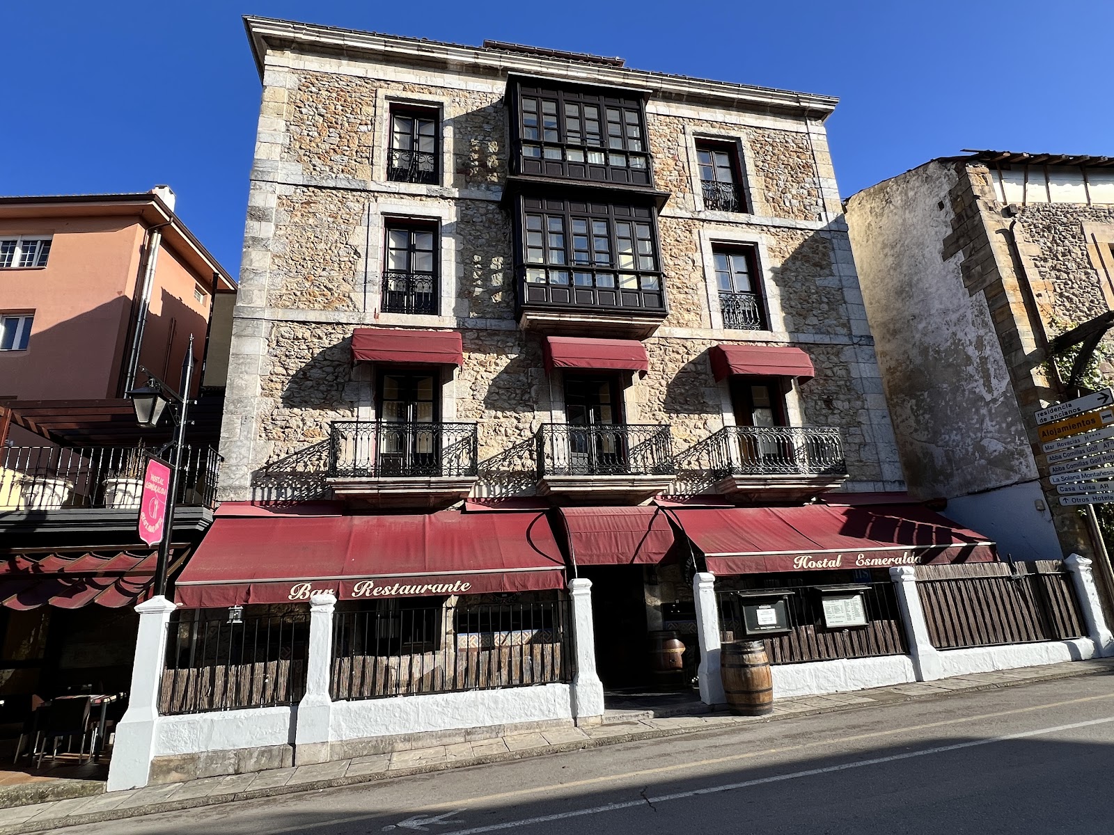 Hostal Esmeralda, guesthouse accommodation in Comillas on the Camino del Norte