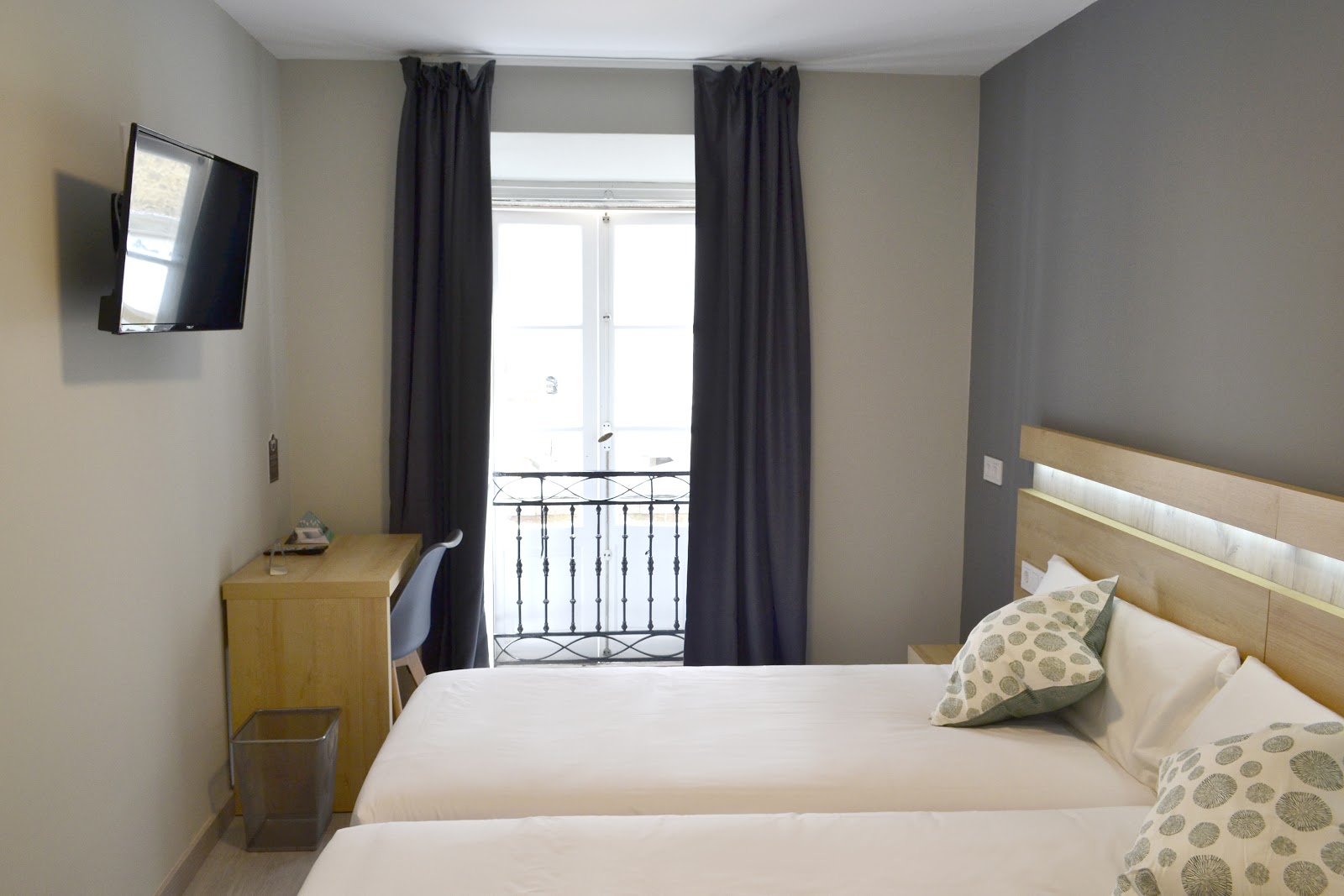 Hostal Alda Catedral, guesthouse accommodation in Santiago de Compostela on the Camino Frances