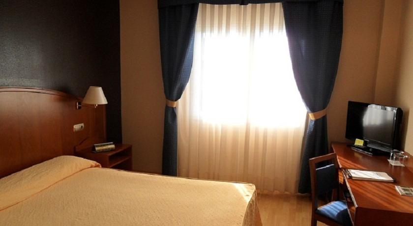 Hotel Ponferrada Plaza photo 2, hotel accommodation in Ponferrada on the Camino Frances