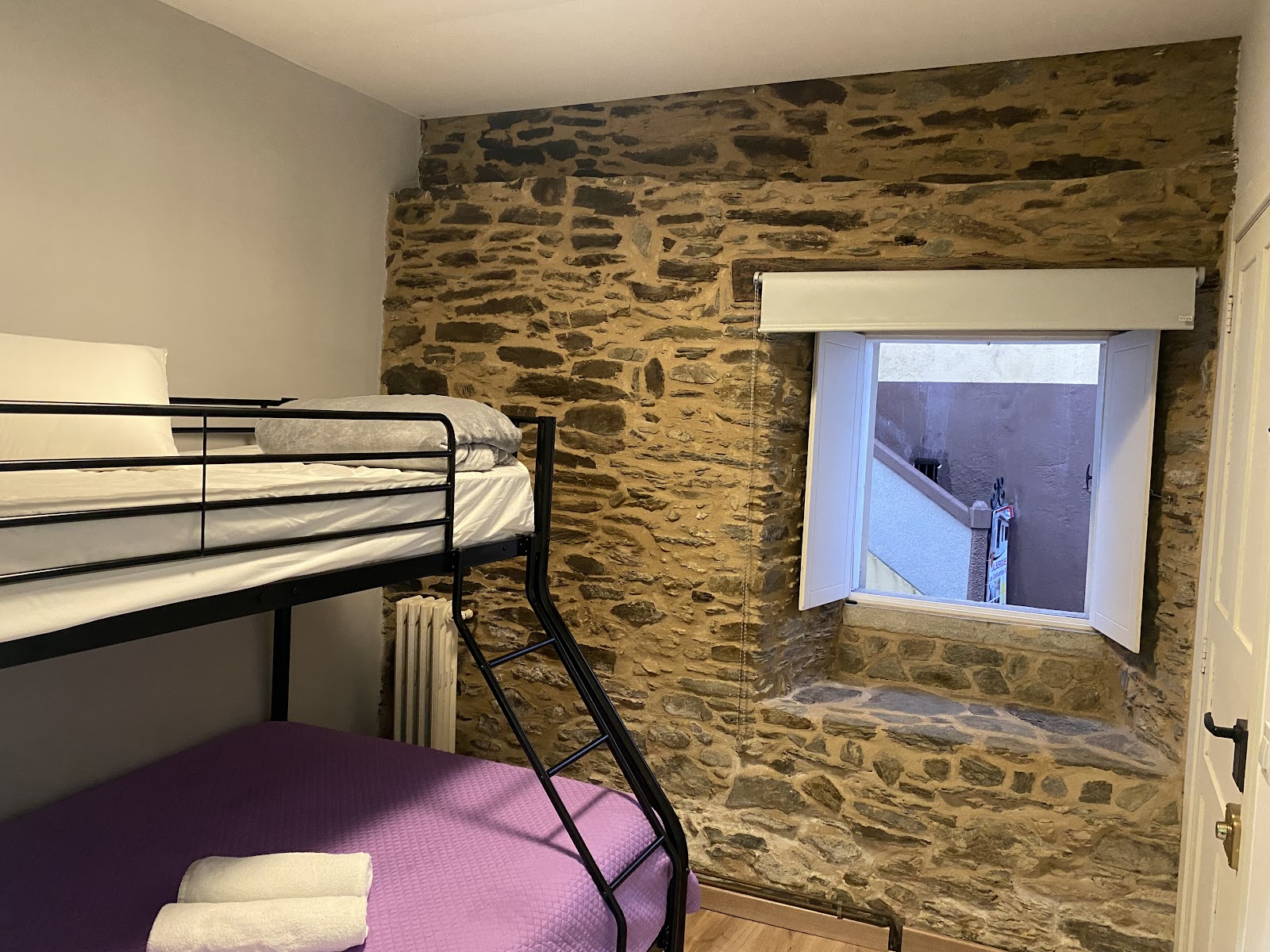Albergue O Santo photo 12, hostel accommodation in Arzúa on the Camino Frances