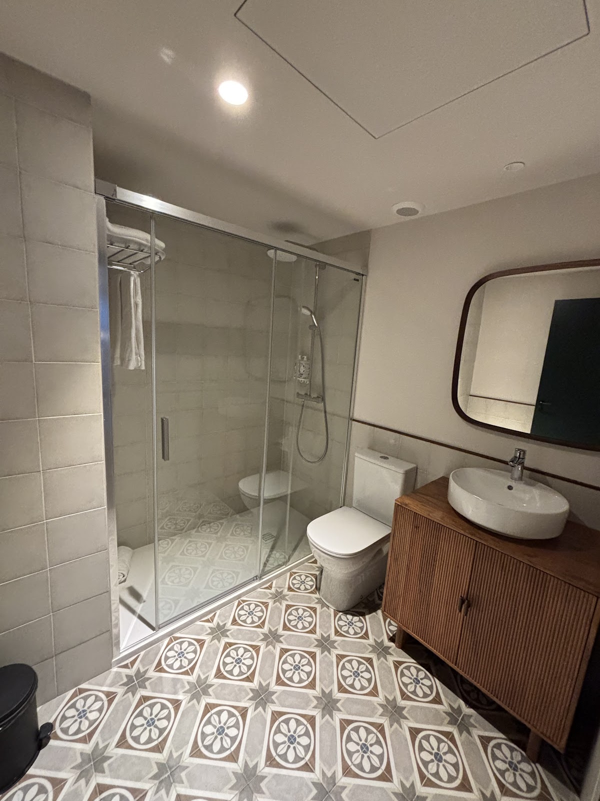 Batimont Suites & Apartments photo 8, apartment accommodation in Bilbao on the Camino del Norte