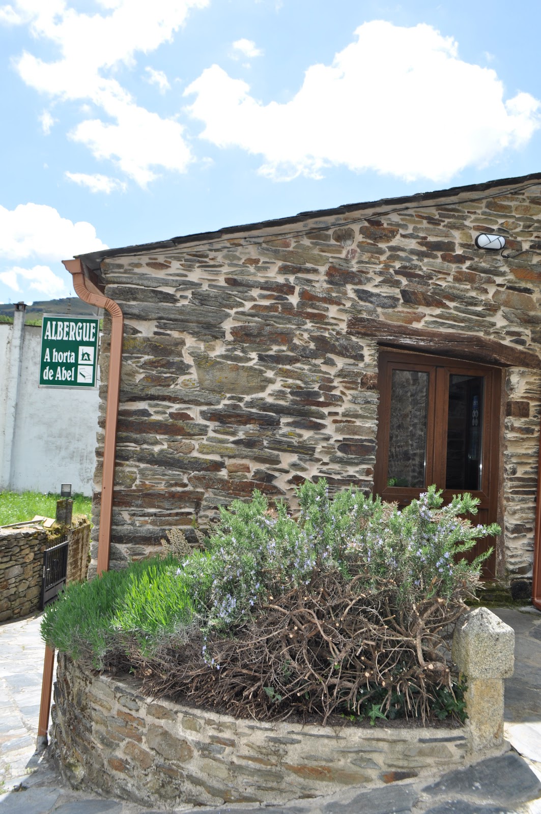 Albergue A Horta de Abel photo 9, hostel accommodation in Triacastela on the Camino Frances