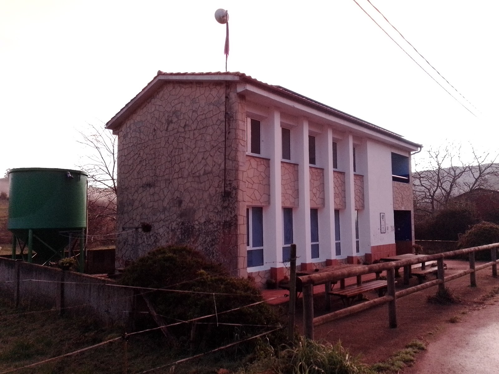 Albergue peregrinos, albergue accommodation in Sebrayo on the Camino del Norte