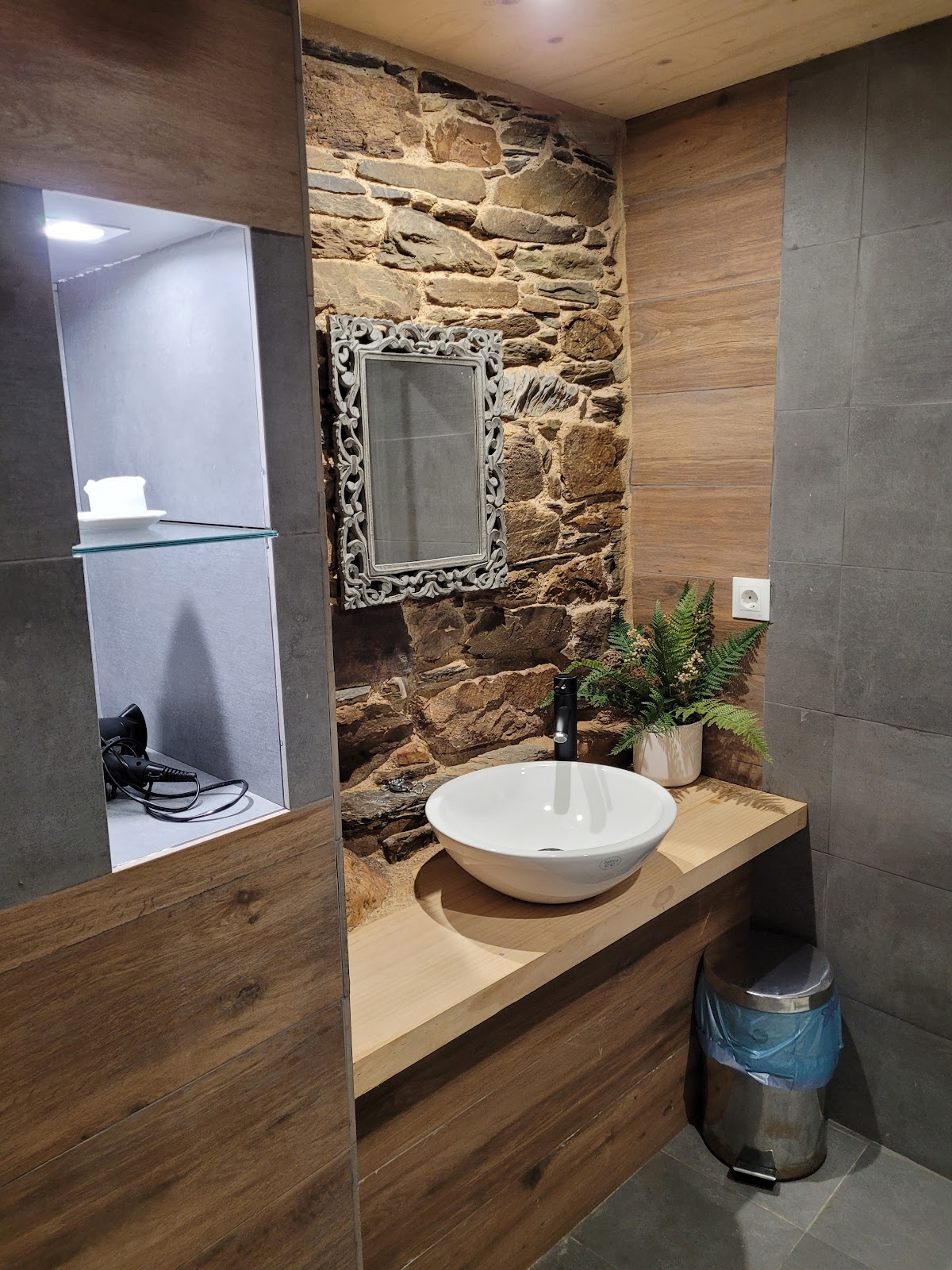 Albergue Atrio photo 3, hostel accommodation in Triacastela on the Camino Frances
