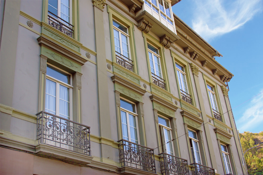 Hotel La Colmena, hotel accommodation in Luarca on the Camino del Norte