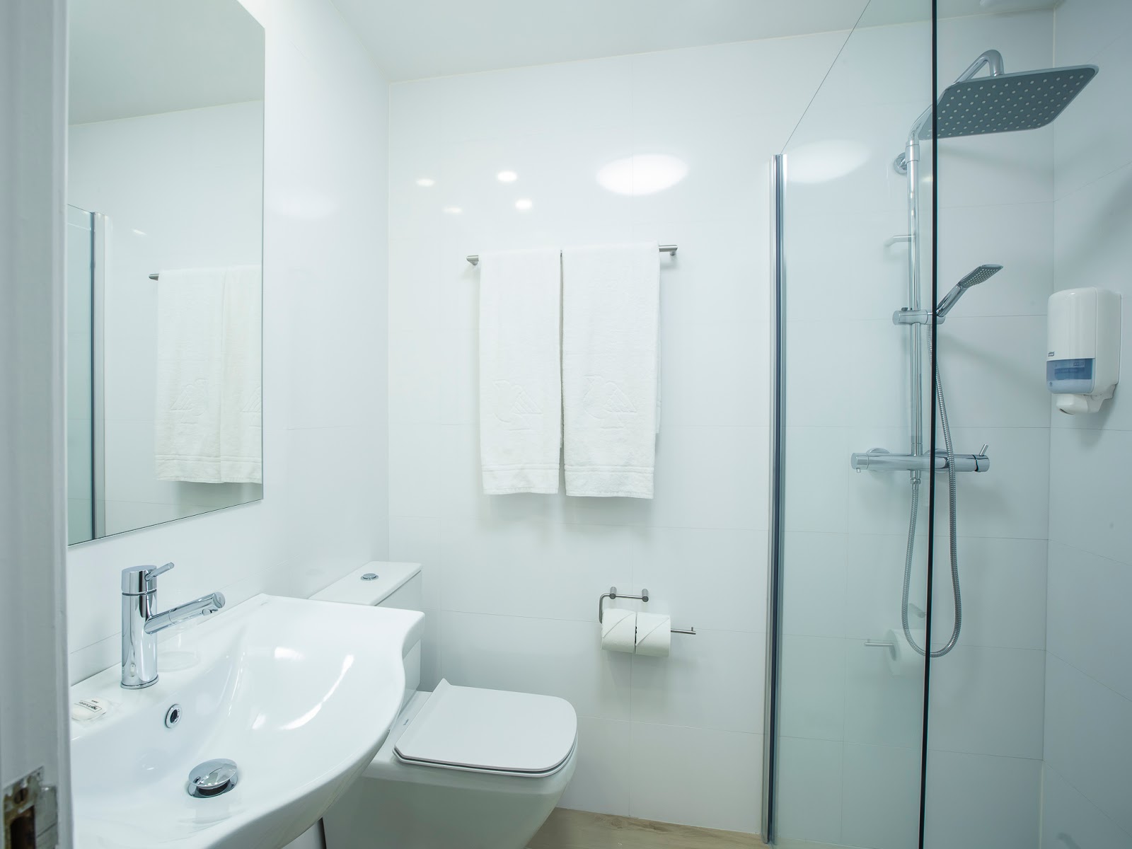 Hotel Burlada photo 3, hotel accommodation in Trinidad de Arre / Villava on the Camino Frances