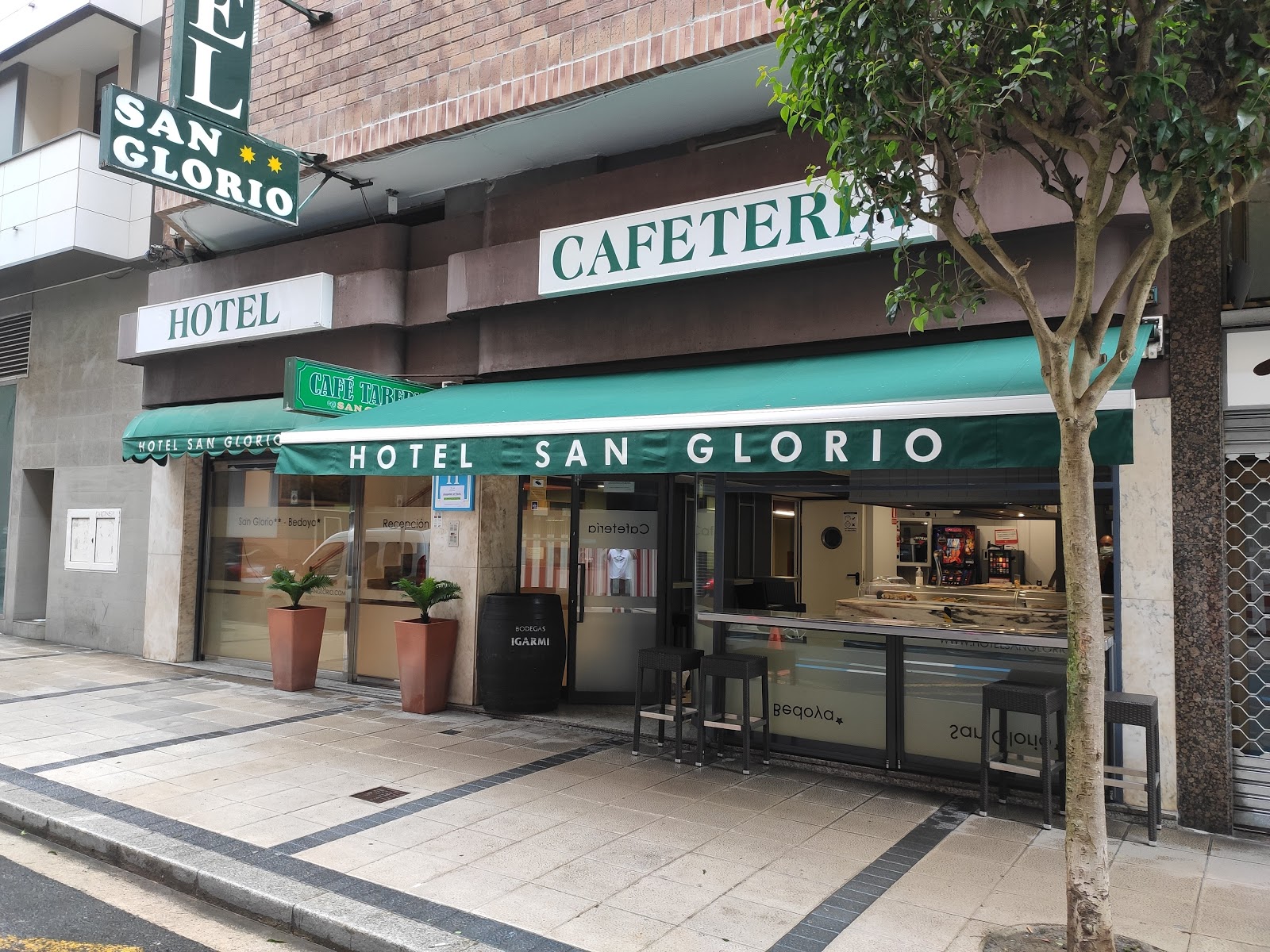 Hotel San Glorio, hotel accommodation in Santander on the Camino del Norte
