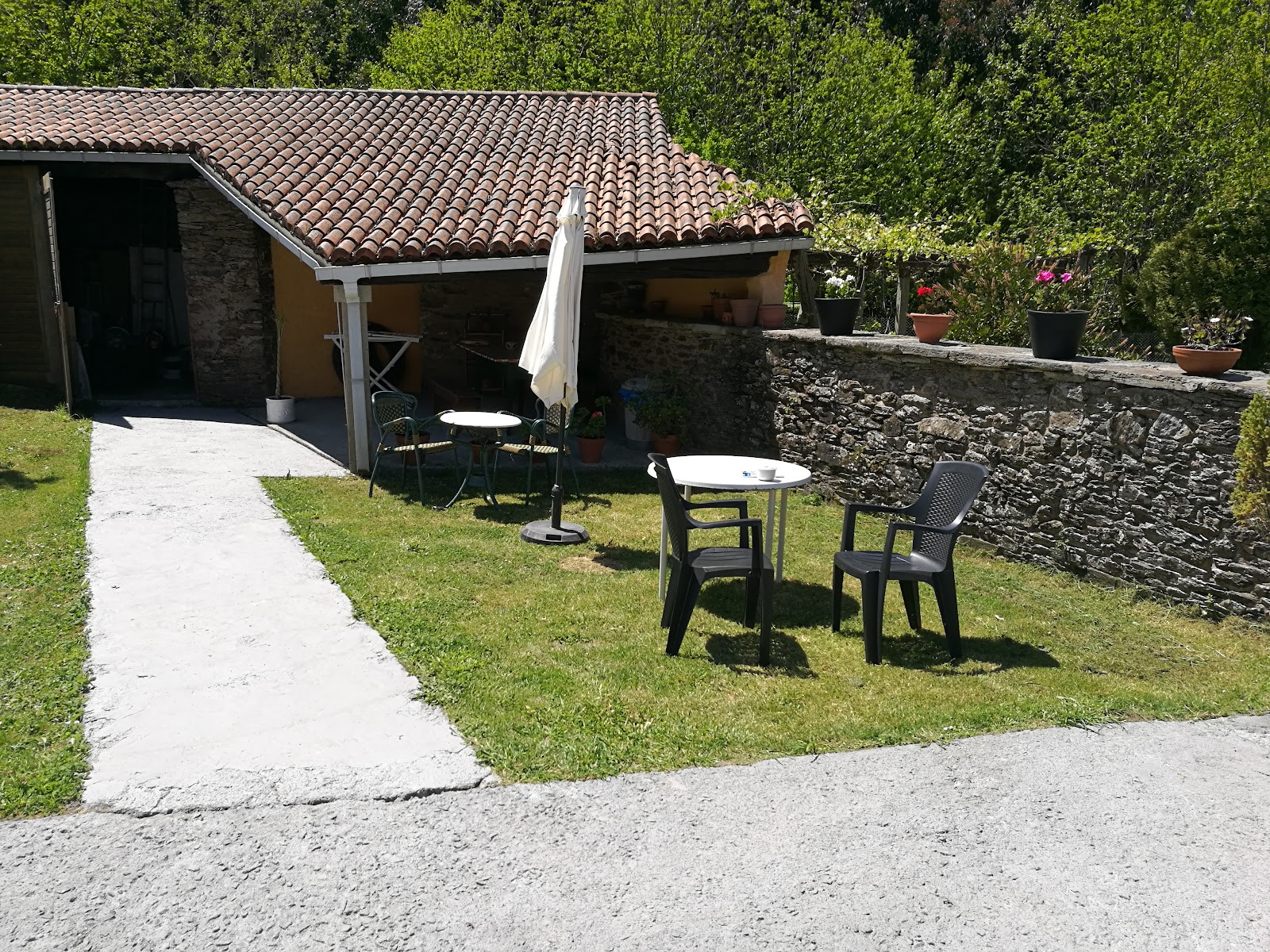 Alojamiento Santa Irene photo 5, albergue accommodation in Santa Irene on the Camino Frances