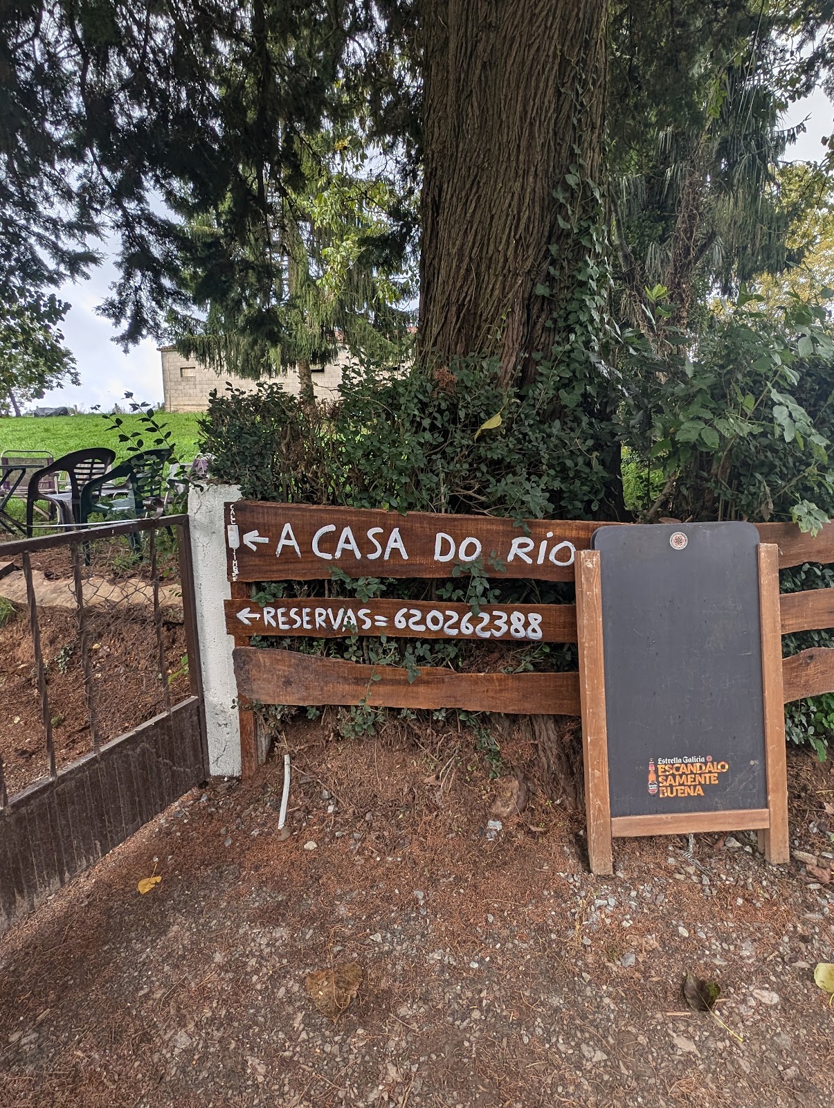 A CASA DO RIO - THE RIVER HOUSE photo 9, accommodation listing in Castañeda on the Camino Frances