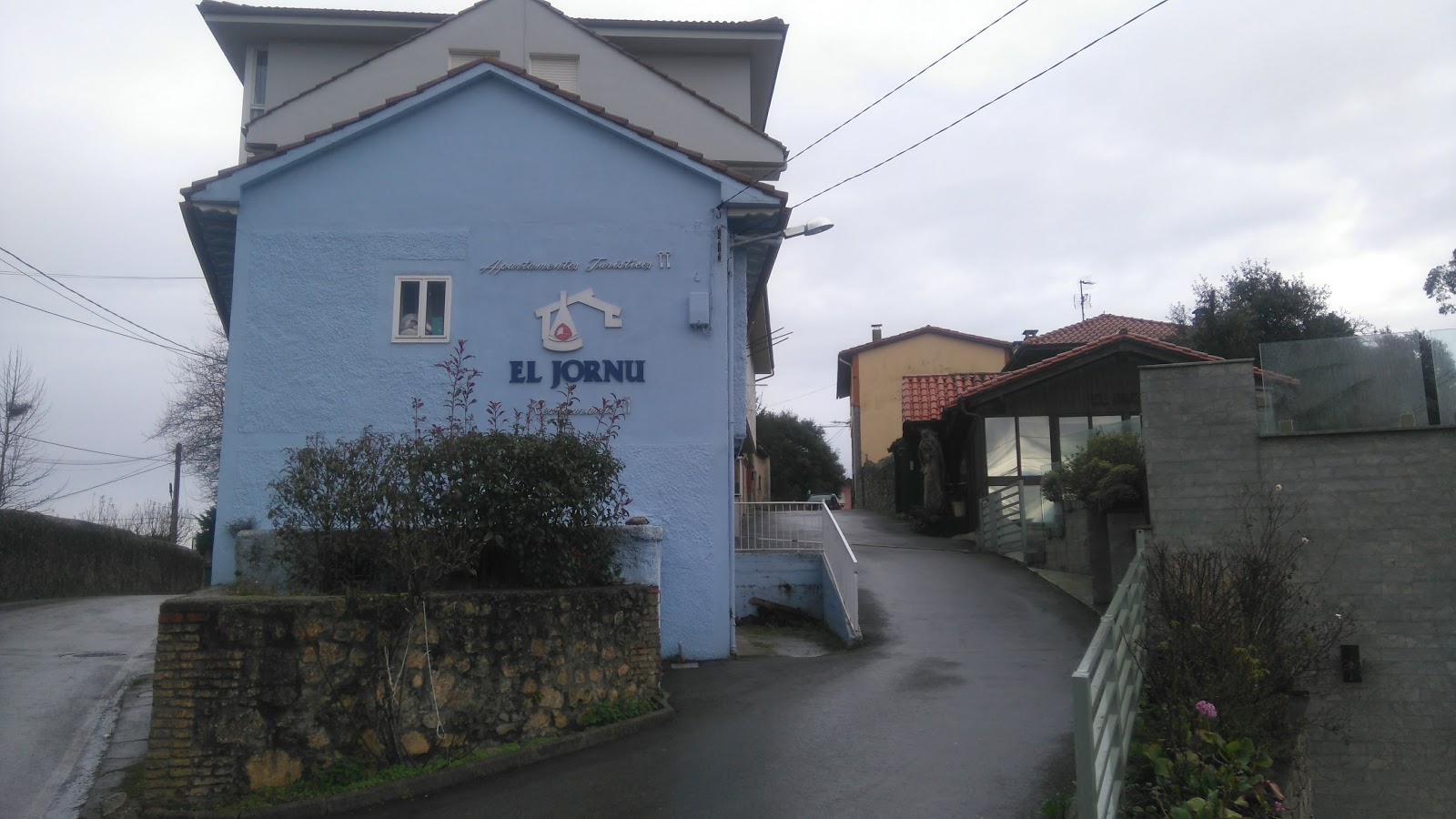Apartamentos El Jornu, apartment accommodation in Llanes on the Camino del Norte