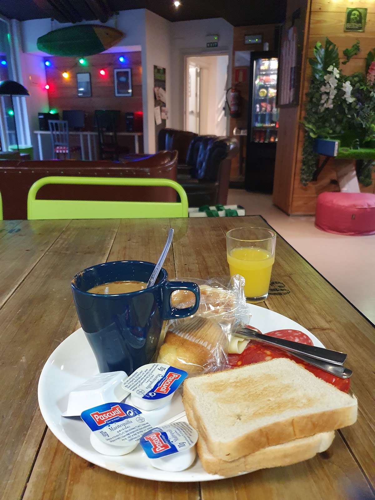 Ganbara Hostel - Self Check in photo 9, albergue accommodation in Bilbao on the Camino del Norte