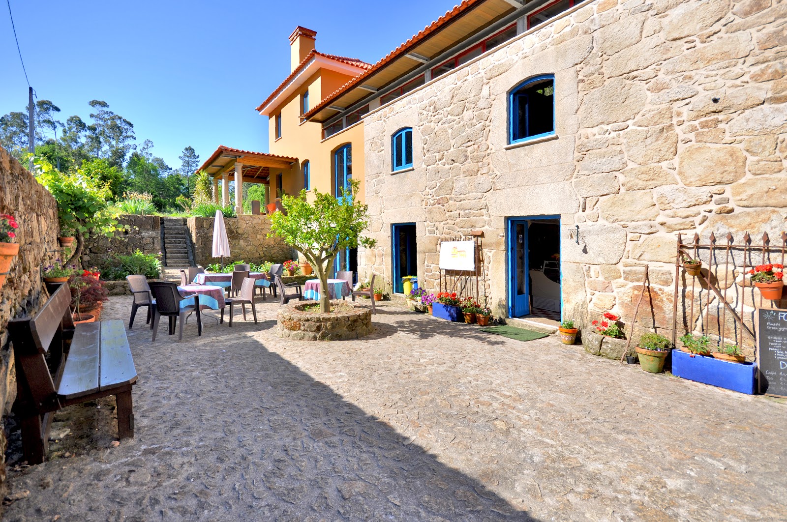 Albergue Quinta Estrada Romana, albergue accommodation in Paços on the Camino Portuguese