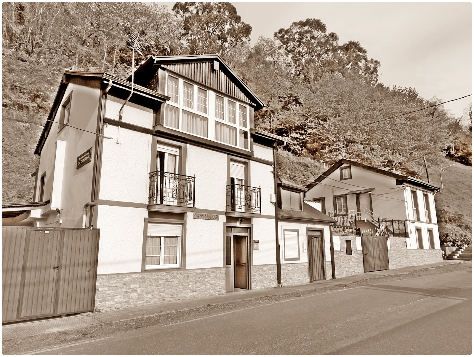 Apartamentos Turísticos La Capitana, apartment accommodation in Almuña on the Camino del Norte