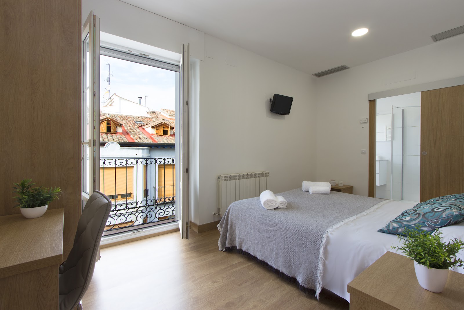 Hostal La Numantina photo 2, guesthouse accommodation in Logroño on the Camino Frances
