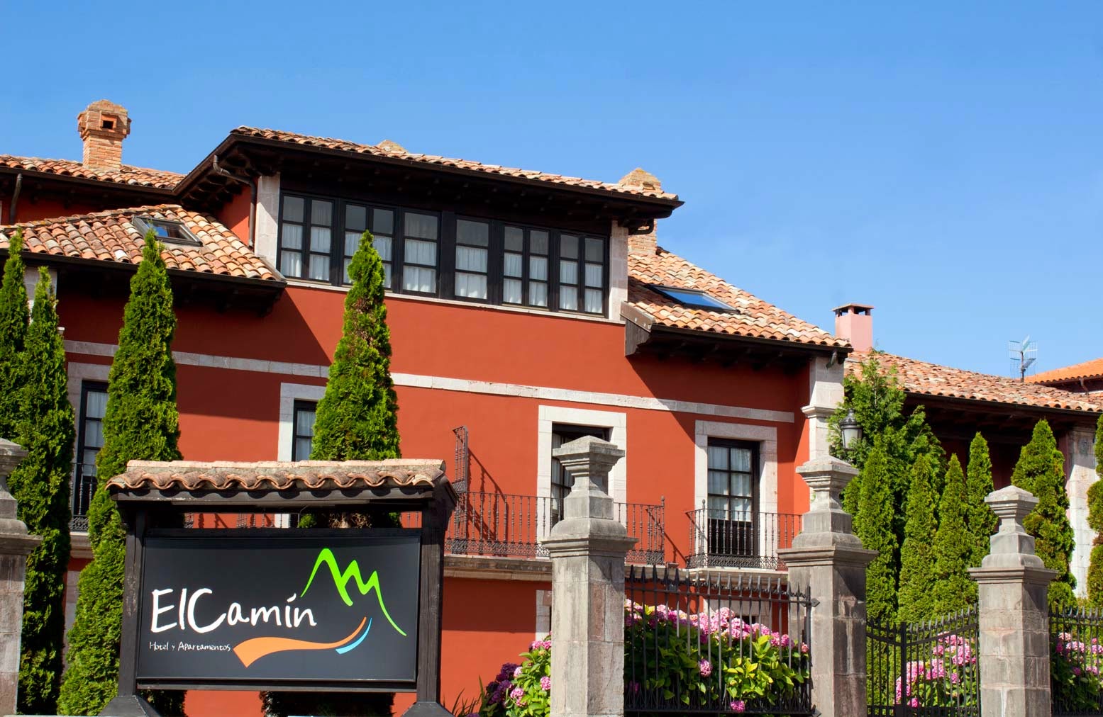 Hotel El Camín, hotel accommodation in Po on the Camino del Norte