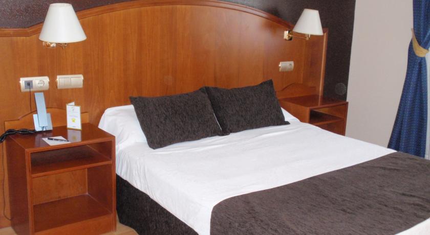 Hotel Ponferrada Plaza, hotel accommodation in Ponferrada on the Camino Frances