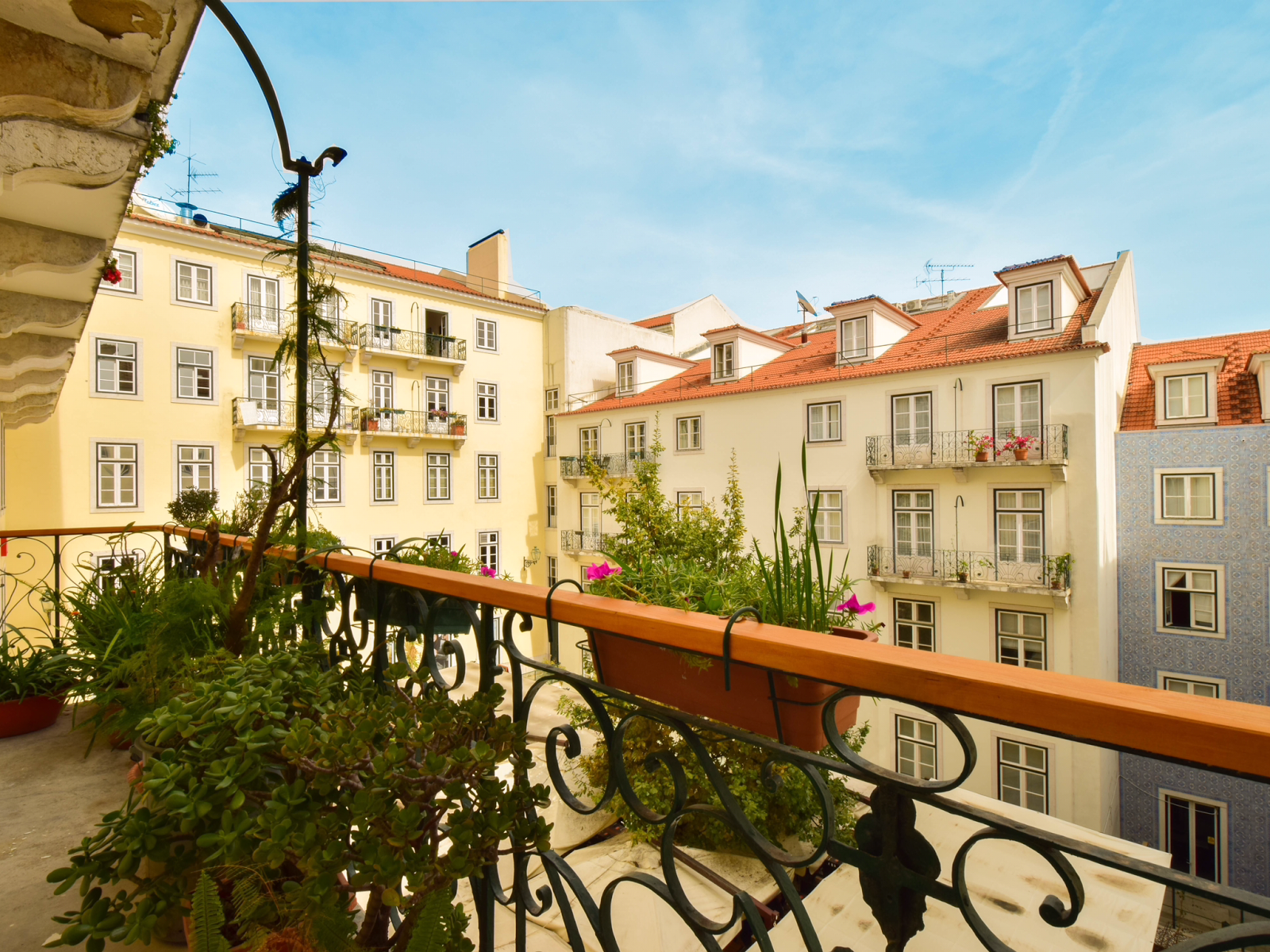 Lost Lisbon :: Chiado House, guesthouse accommodation in Lisbon on the Camino Portuguese