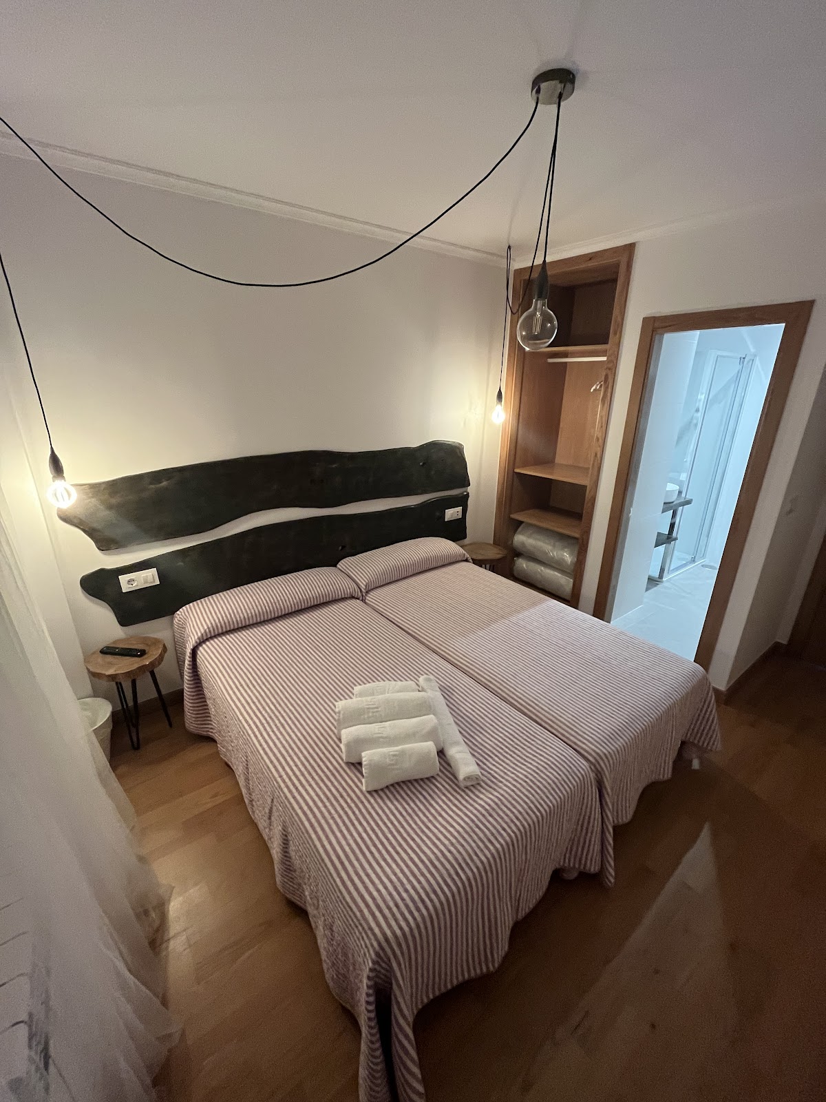Pensión Entrecamiños, guesthouse accommodation in Pedrouze / Arca on the Camino Frances