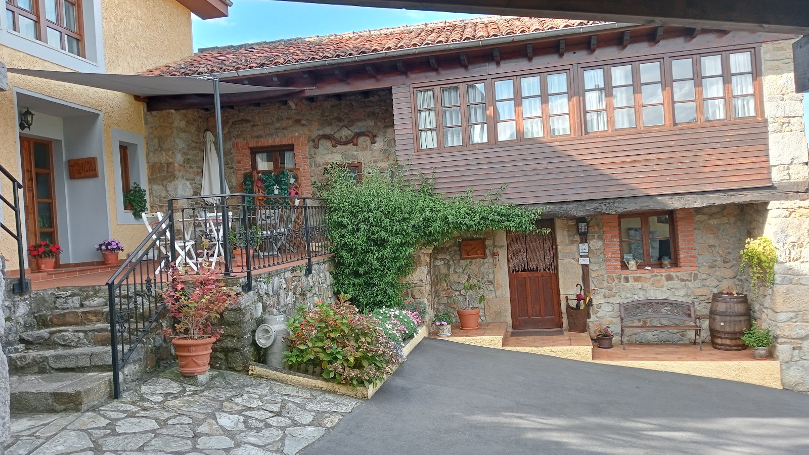 Hotel La Llosona, hotel accommodation in Ribadesella on the Camino del Norte