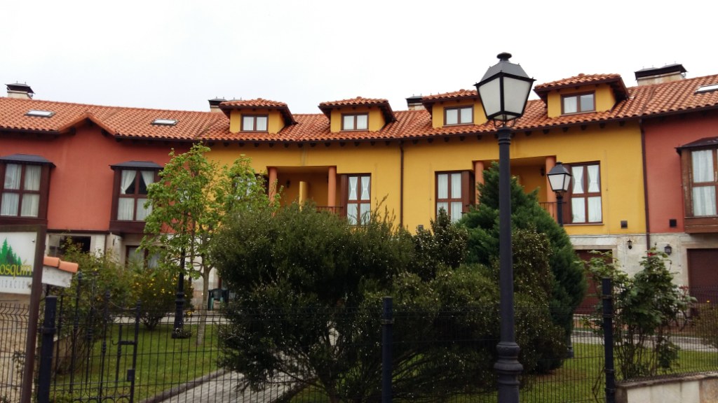 Apartamentos El Bosquin, apartment accommodation in Nueva on the Camino del Norte
