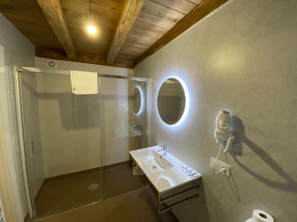 dp Centro Histórico photo 3, guesthouse accommodation in Sarria on the Camino Frances