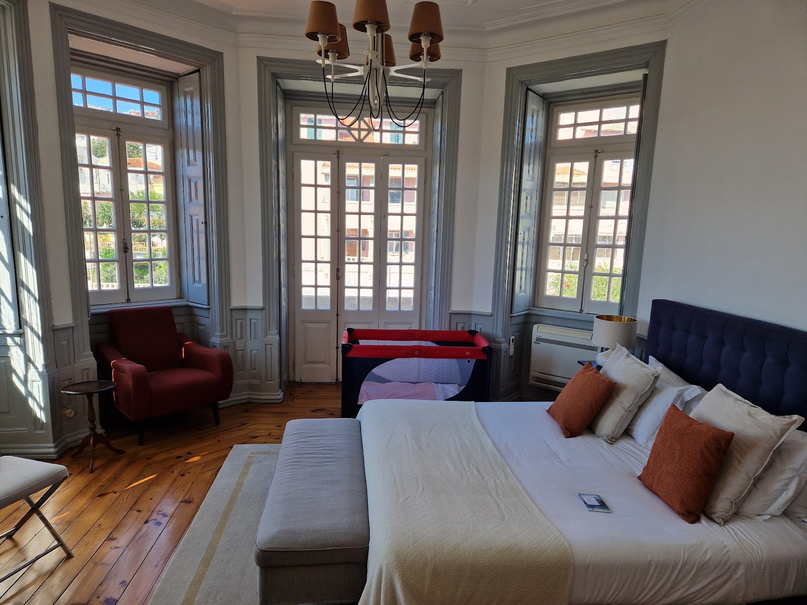 The Luggage Hostel & Suites photo 9, guesthouse accommodation in Coimbra on the Camino Portuguese