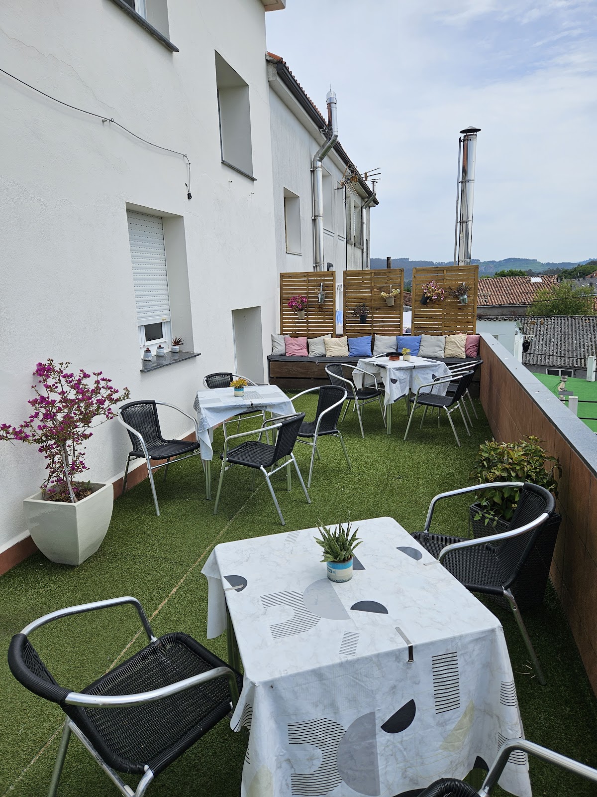 Pension Lobre, guesthouse accommodation in Pedrouze / Arca on the Camino Frances