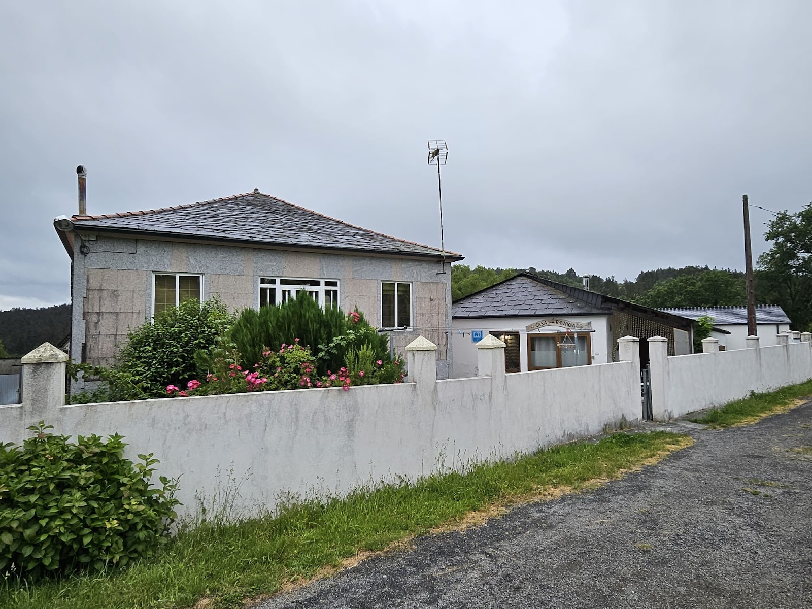 Casa Roxica Albergue y pensión, albergue accommodation in A Cabana on the Camino del Norte