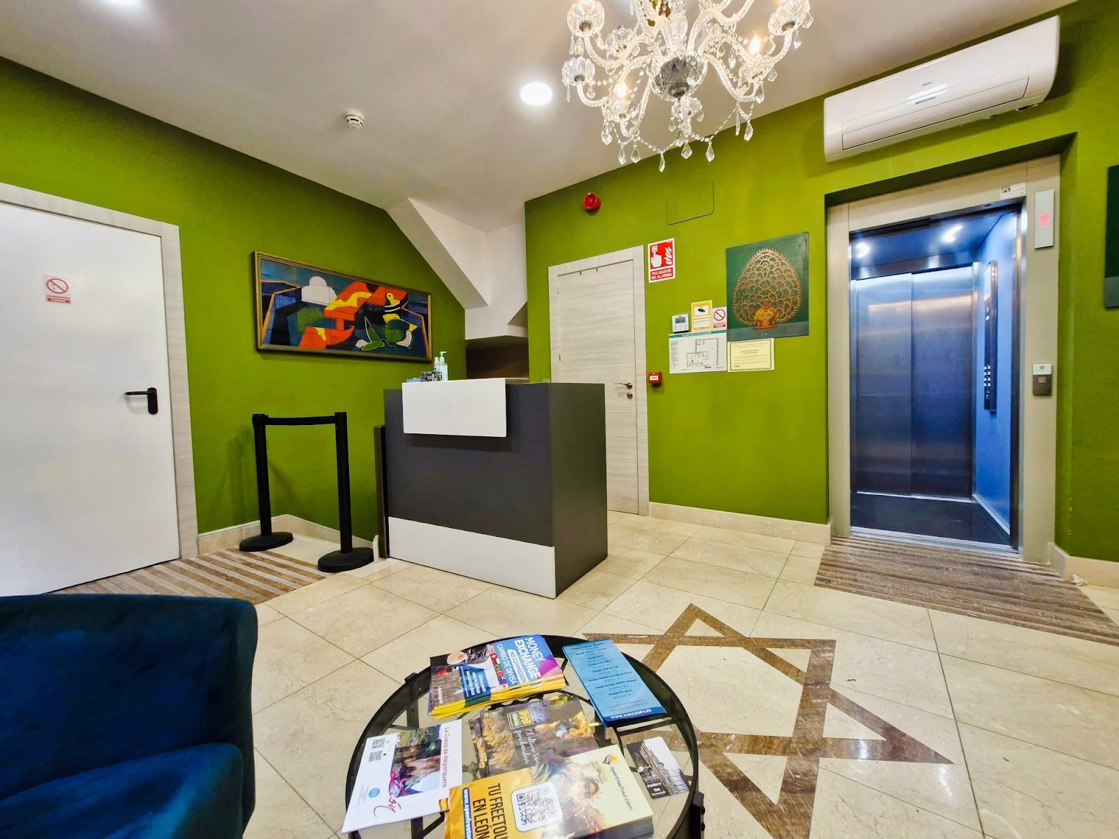 Feeling Home Suites&Rooms photo 6, guesthouse accommodation in León on the Camino Frances