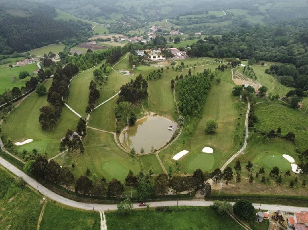 Hotel Playa de Meron, hotel accommodation in San Vicente de la Barquera on the Camino del Norte