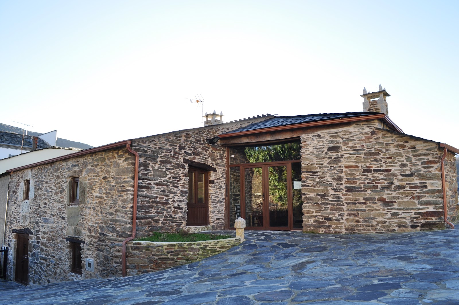 Albergue A Horta de Abel photo 6, hostel accommodation in Triacastela on the Camino Frances
