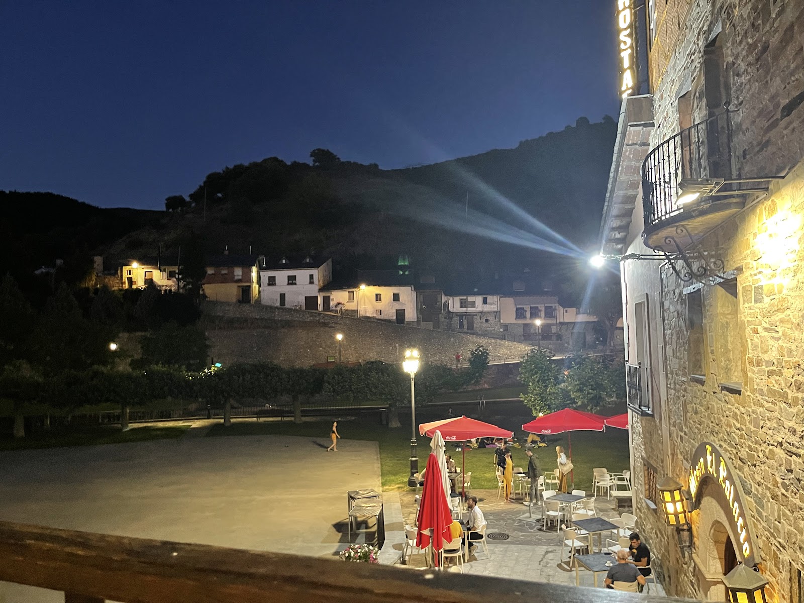 The Way Hotel Molinaseca, hotel accommodation in Molinaseca on the Camino Frances