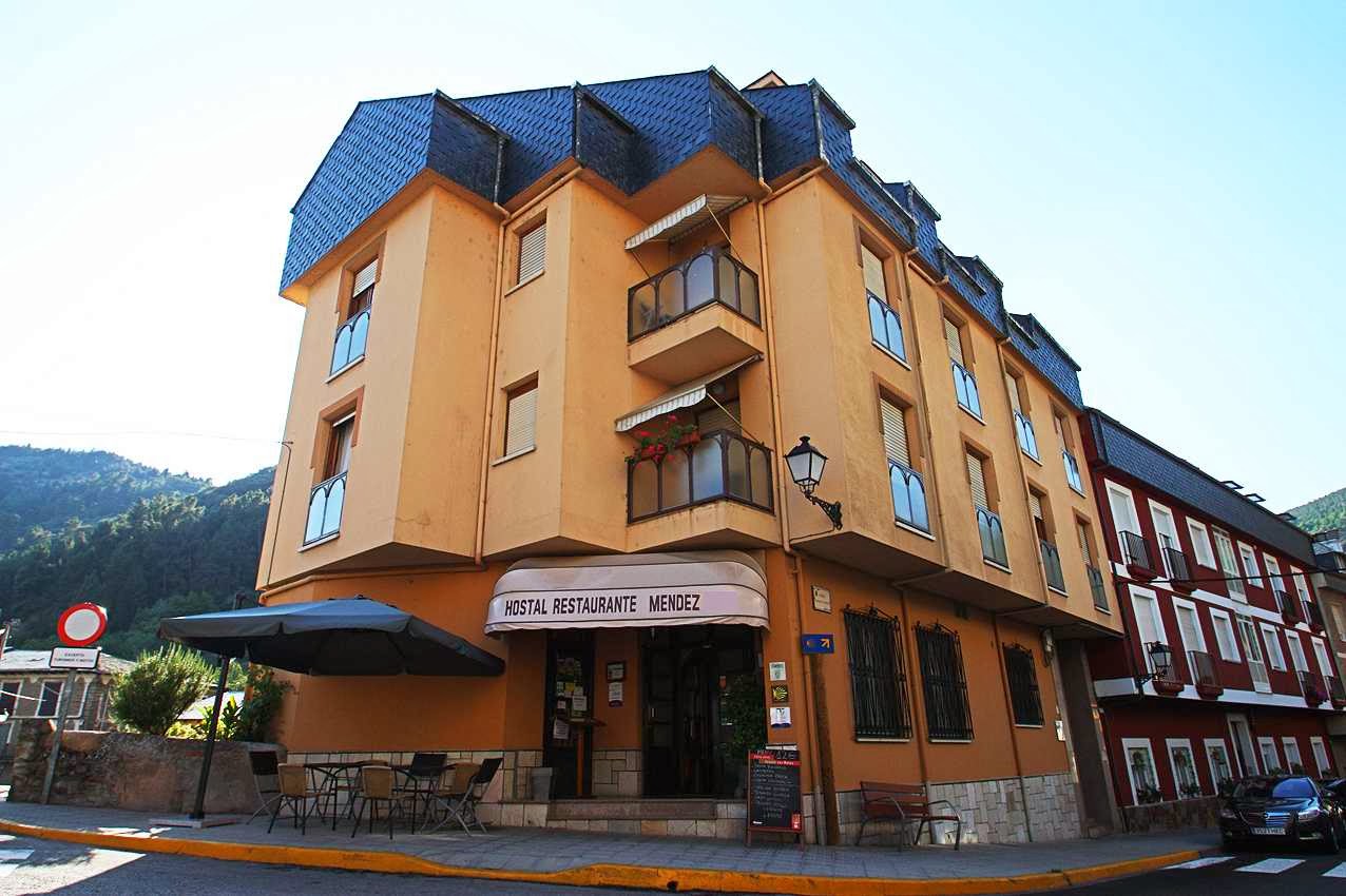 Hostal Restaurante Méndez "El Guardia", guesthouse accommodation in Villafranca del Bierzo on the Camino Frances