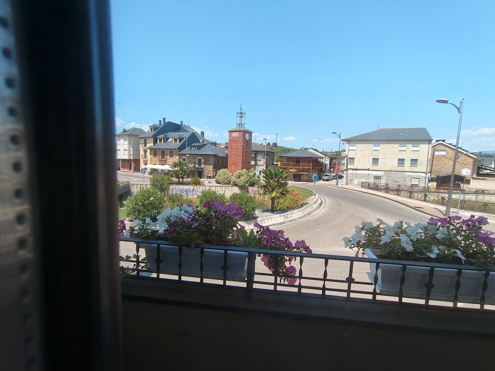 HOSTAL RESTAURANTE LA SENDA photo 9, guesthouse accommodation in Camponaraya on the Camino Frances