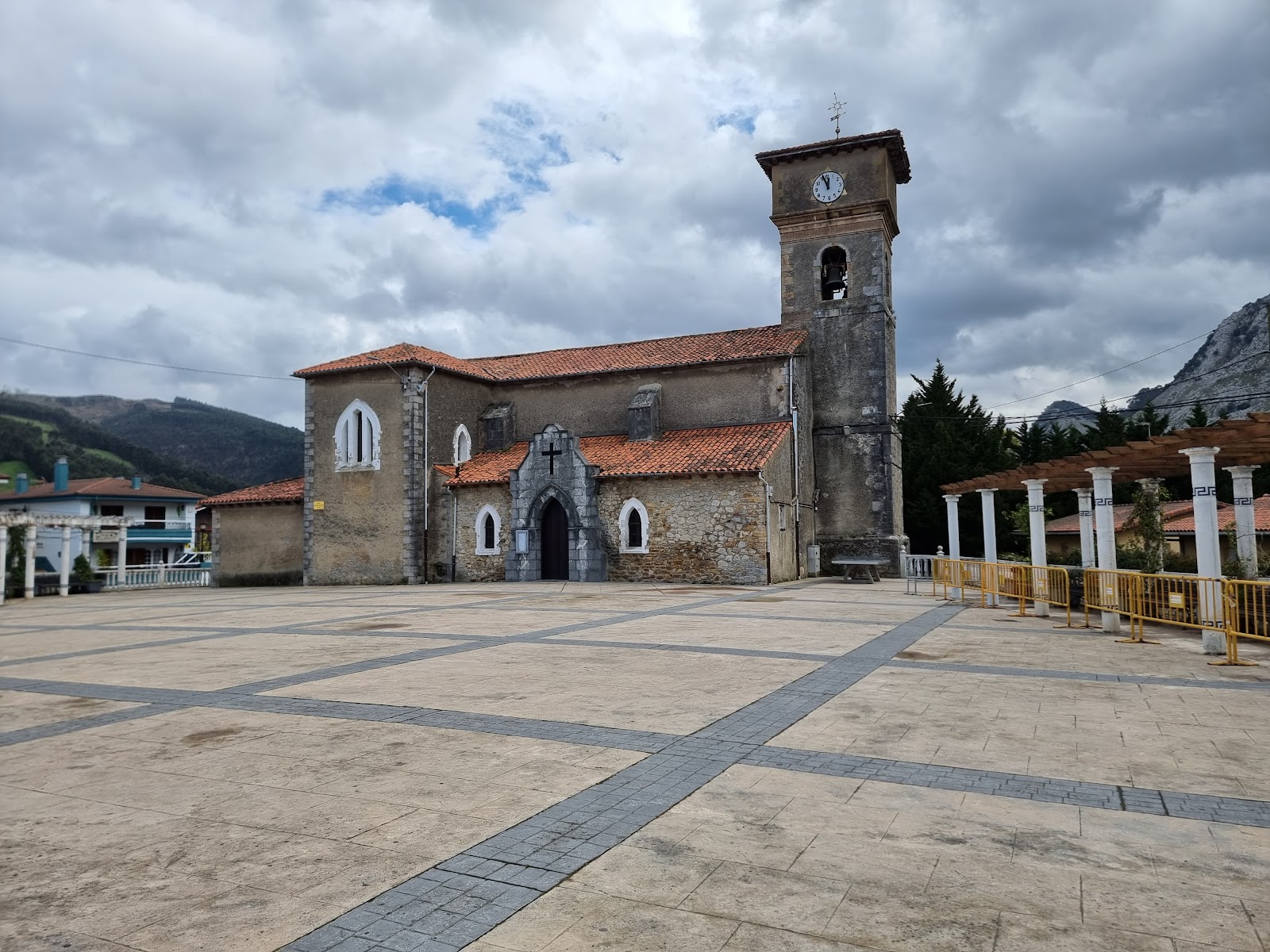 Albergue de Peregrinos de Santullán, albergue accommodation in Santullán on the Camino del Norte