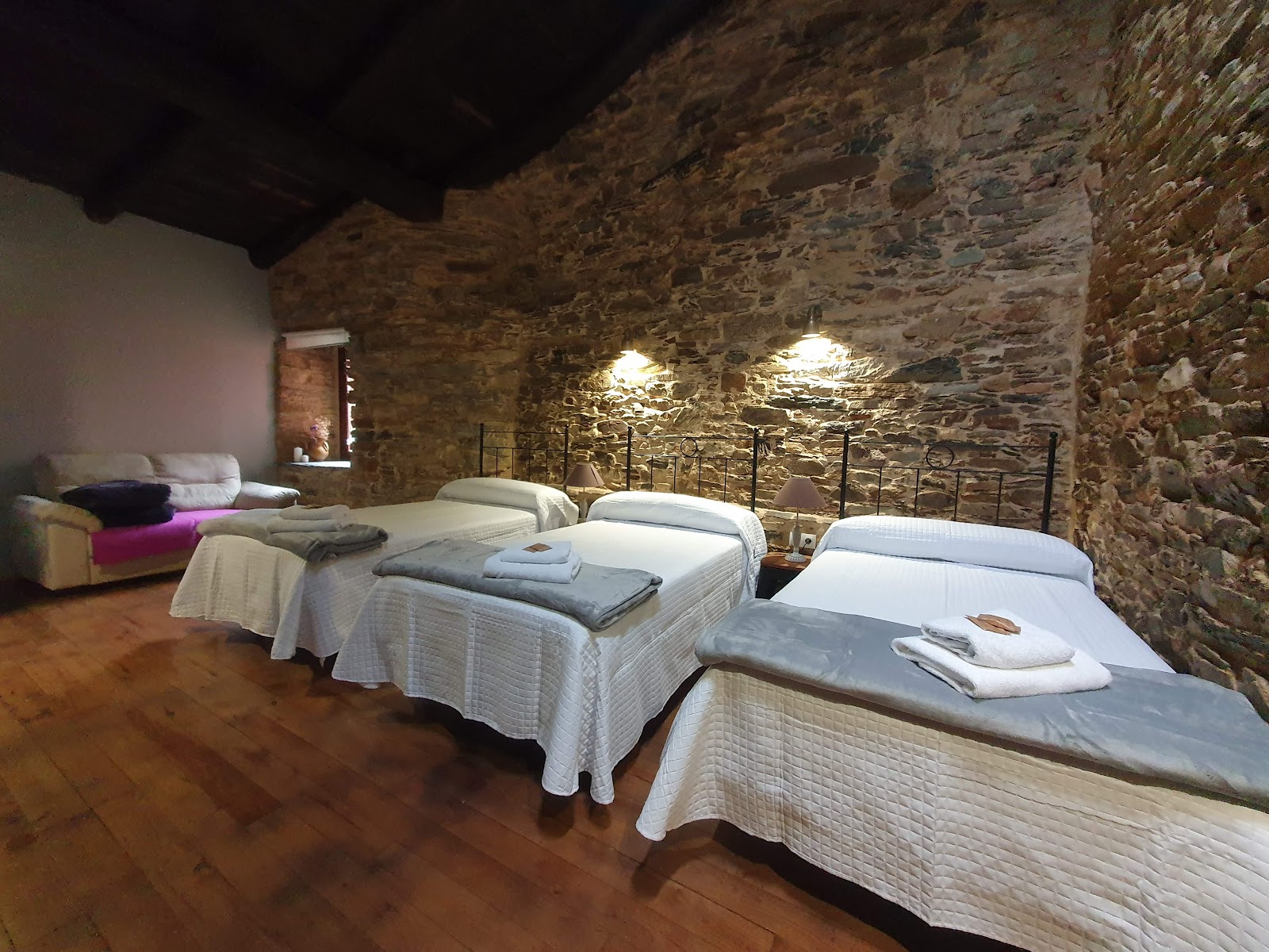 Albergue Atrio photo 8, hostel accommodation in Triacastela on the Camino Frances