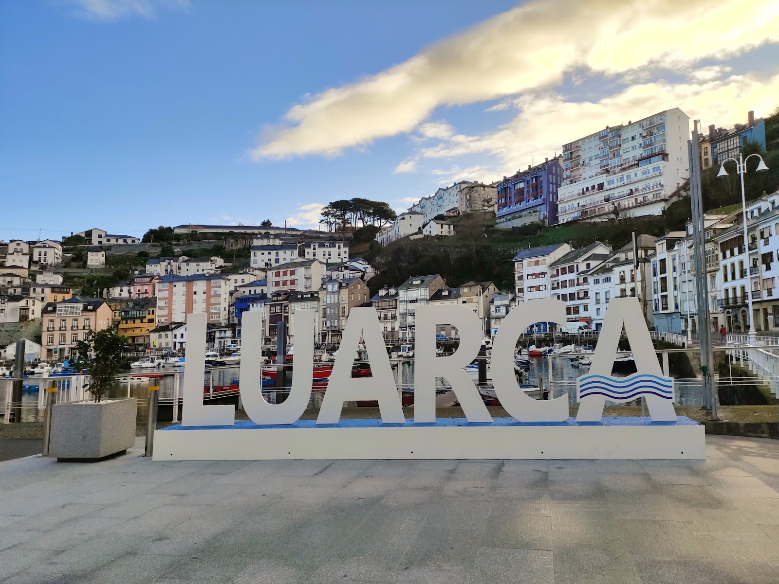 Hotel Dabeleira, Luarca, hotel accommodation in Luarca on the Camino del Norte