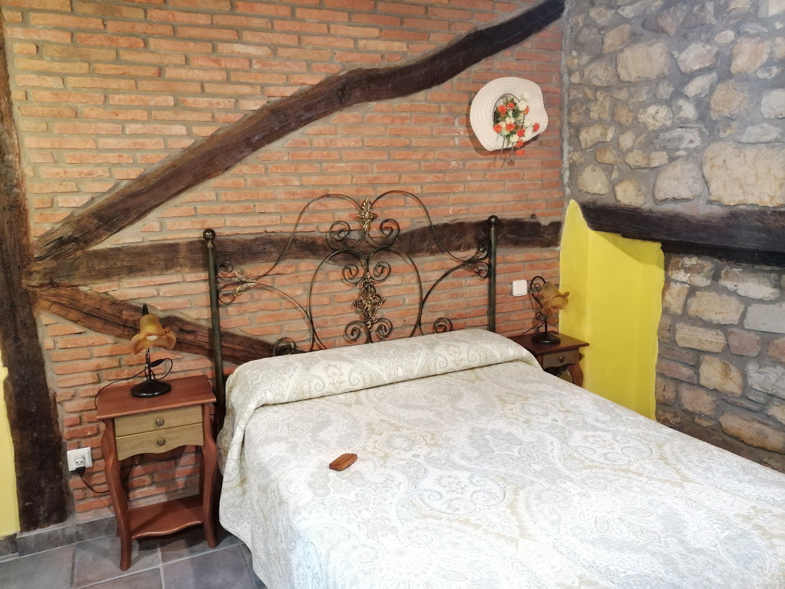 Posada La Llosa de Viveda photo 2, pension accommodation in Capilla del Barrio Pereo on the Camino del Norte