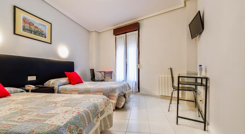 Pension La Mar photo 2, albergue accommodation in Castro-Urdiales on the Camino del Norte