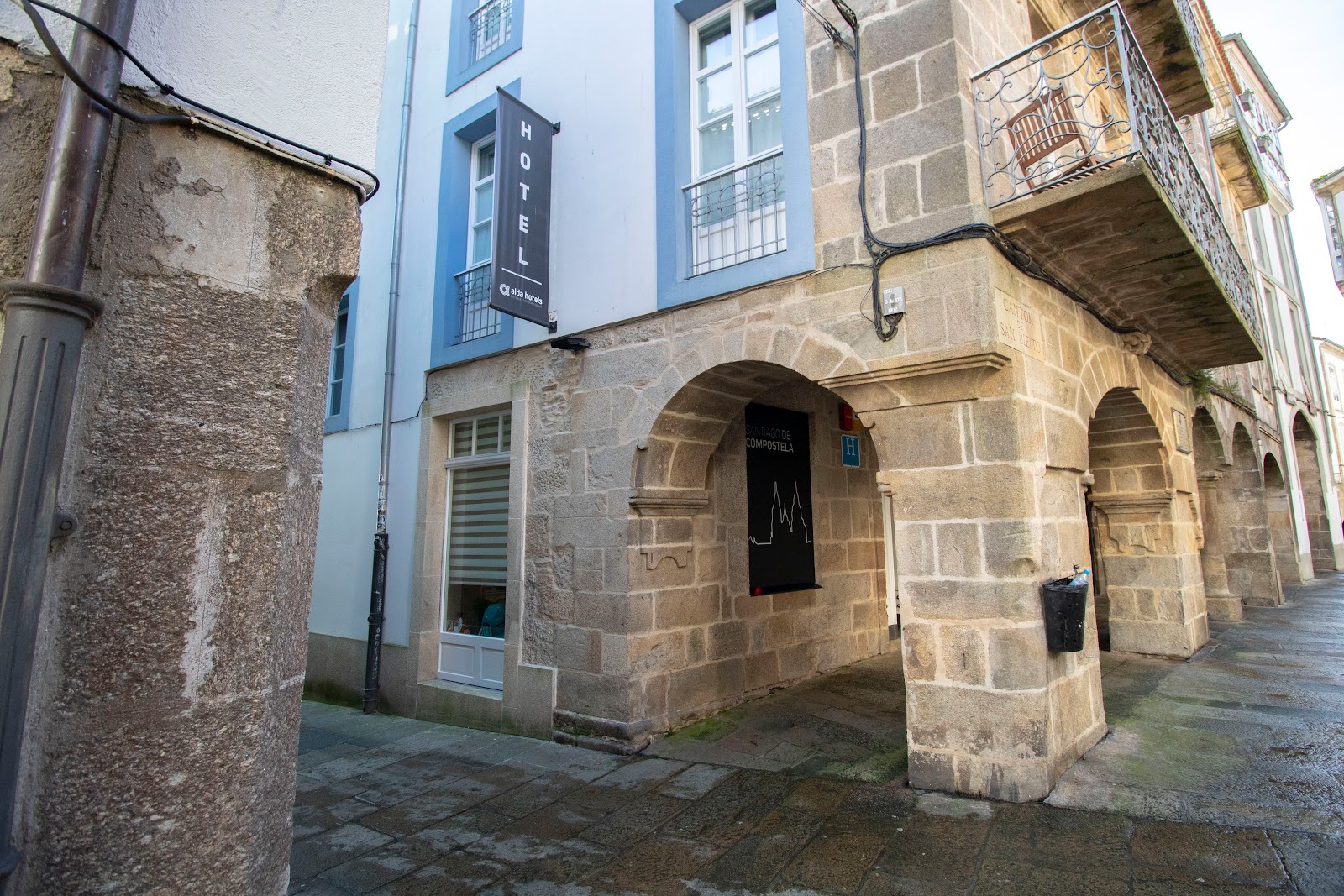 Hotel Alda San Bieito, hotel accommodation in Santiago de Compostela on the Camino Frances