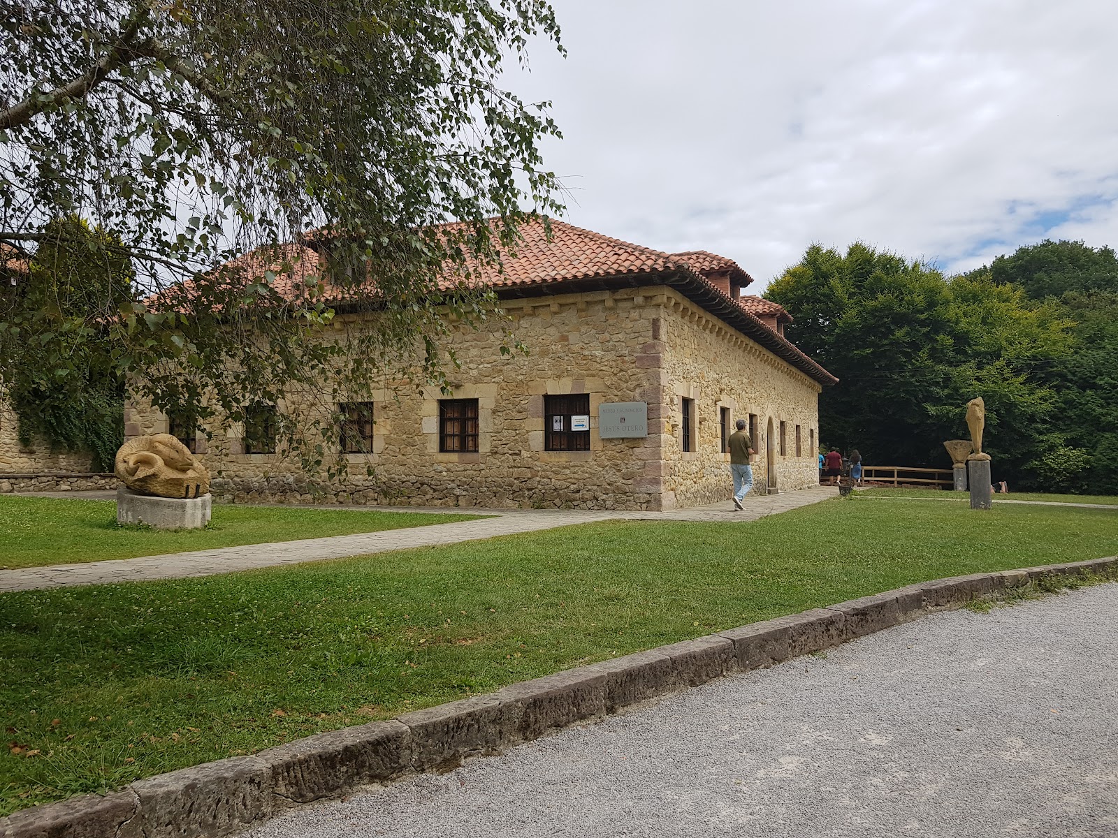 Albergue Municipal de peregrinos Jesús Otero photo 7, albergue accommodation in Santillana del Mar on the Camino del Norte