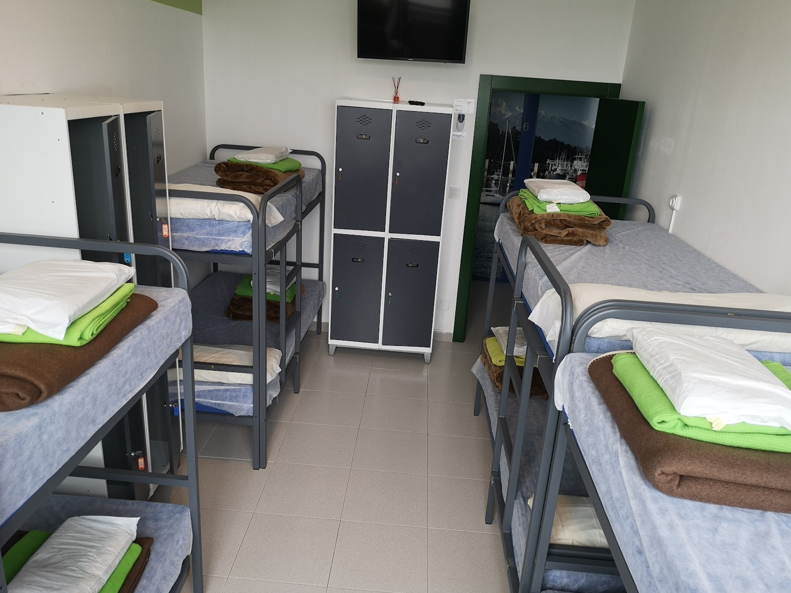 Hostel de las Facultades photo 2, albergue accommodation in Santander on the Camino del Norte