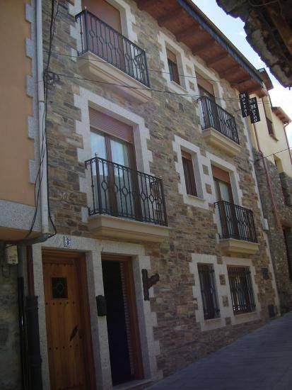 Hostal El Horno, guesthouse accommodation in Molinaseca on the Camino Frances