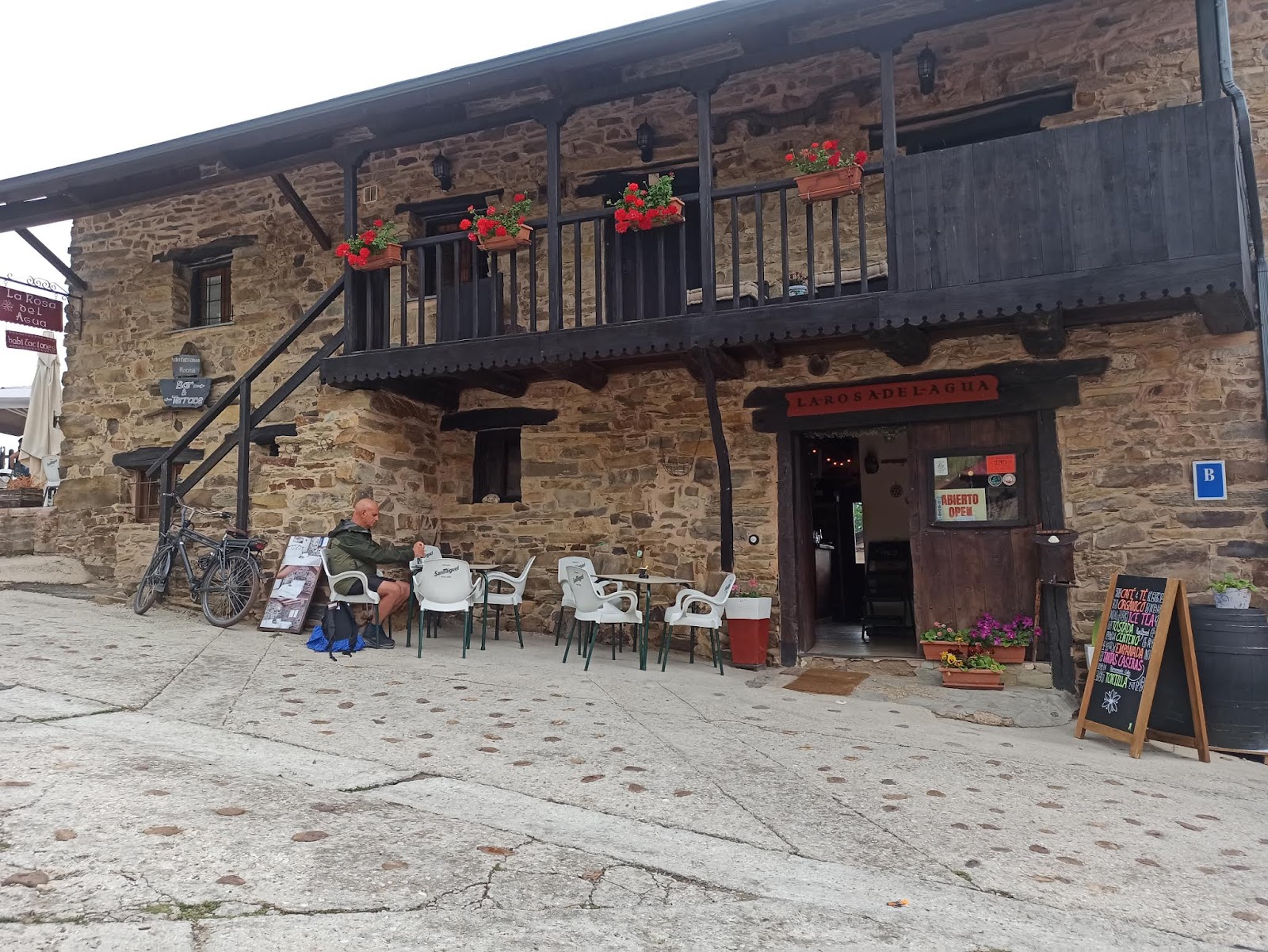 La Casa del Peregrino photo 3, hostel accommodation in El Acebo on the Camino Frances