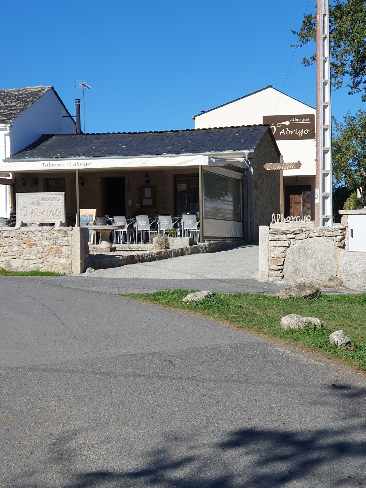 Taberna O Abrigo photo 5, albergue accommodation in O Abrigo on the Camino del Norte
