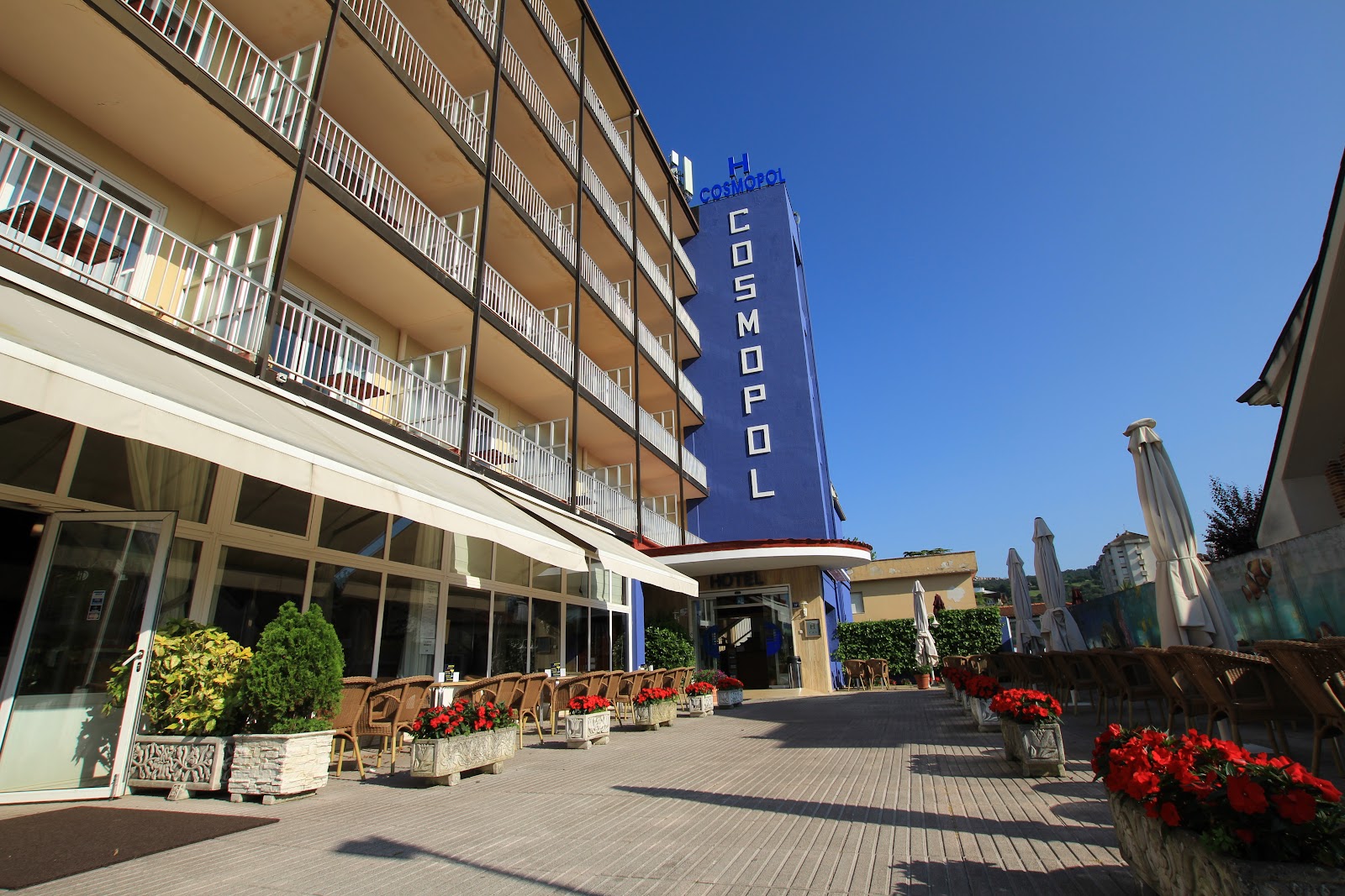 Hotel Cosmopol, hotel accommodation in Laredo on the Camino del Norte