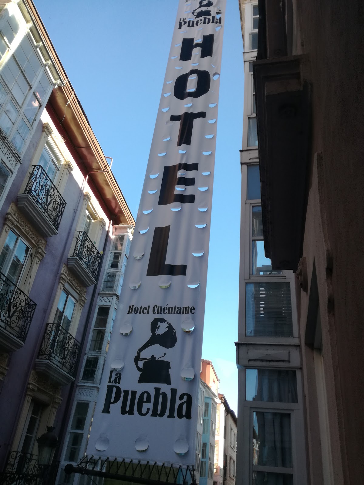 Hotel Cuéntame La Puebla, hotel accommodation in Burgos on the Camino Frances