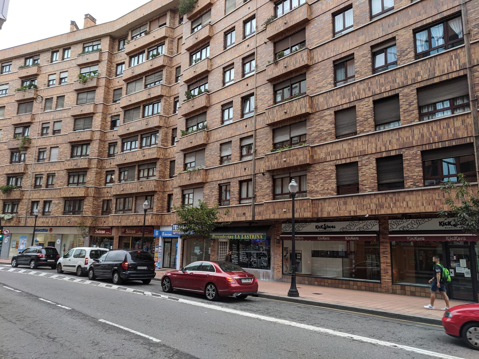 Life Magenta, hotel accommodation in Gijón on the Camino del Norte